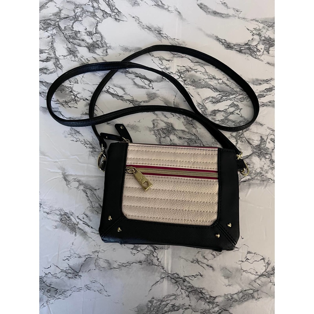 3/$25**Betsey Johnson Small Crossbody Organizer Quilt Purse
